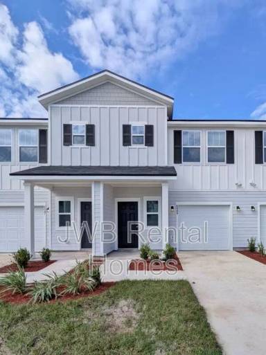 Main picture of 6057 Carolines Ct