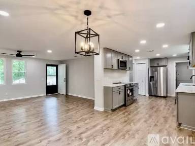 Main picture of 623 Pershing Dr