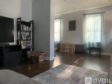 Main picture of 1125 W 18th Pl