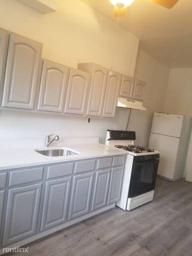 Main picture of 305 S 6th Ave