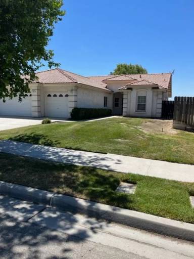Main picture of 551-561 Bluejay Ave