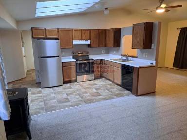 Main picture of 577 Malibu Dr SE