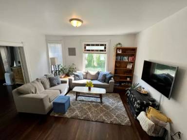 Main picture of 2706 Polk St NE