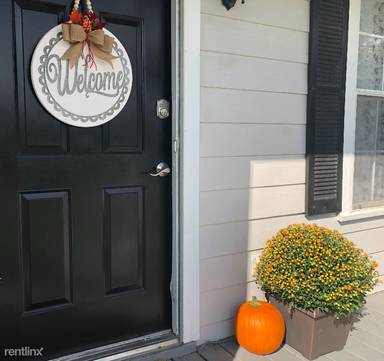 Main picture of 409 Rose Garden Dr