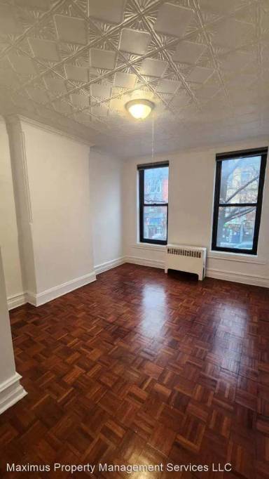 Main picture of 452 7th Ave