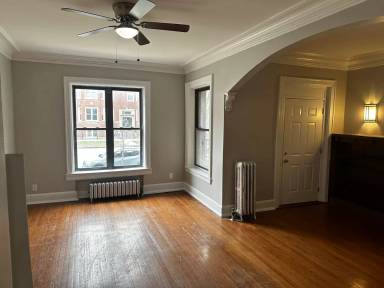 Main picture of 4843 S Michigan Ave