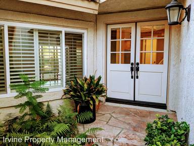 Main picture of 4 Clover Hill Ln