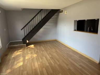 Main picture of 256 Sunset Ct
