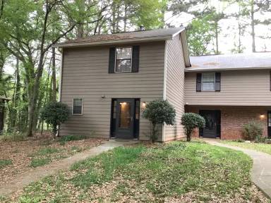 Main picture of 4030 Hawthorne Cir SE