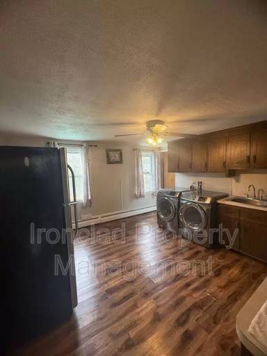 Main picture of 85 Airline Ave