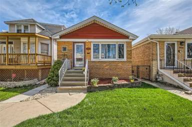 Main picture of 1025 N Railroad St
