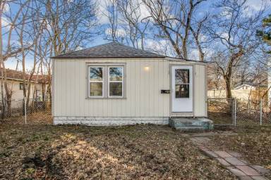 Main picture of 1617 E Orme St