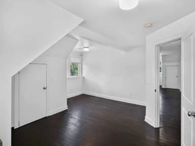 Main picture of 682 Prospect St