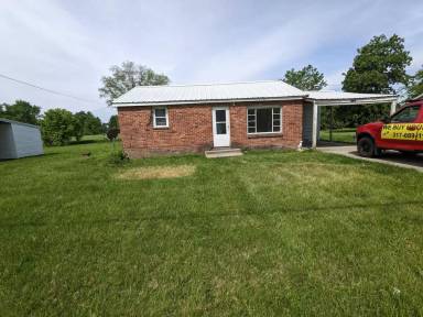 Main picture of 1015 S Pittenger Rd
