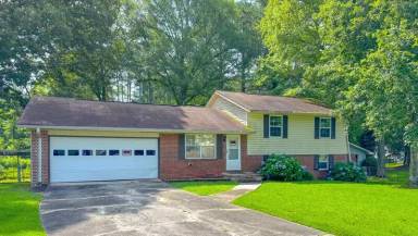 Main picture of 105 Crystal River Dr