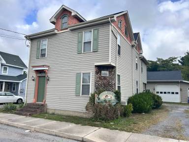 Main picture of 206 N Railroad Ave