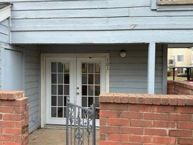 Main picture of 1802 E 66th Pl
