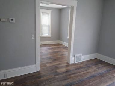 Main picture of 40 N Clover Ave