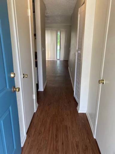 Main picture of 810 W Collins St