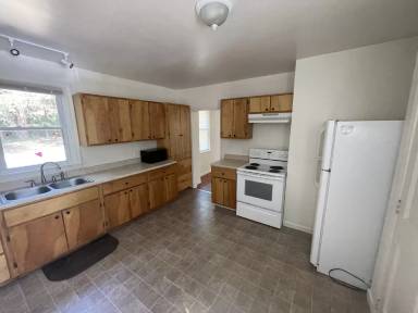 Main picture of 11 5th Ave