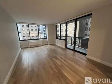 Main picture of W 48th St