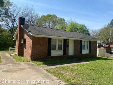 Main picture of 207 W Shannonhouse St