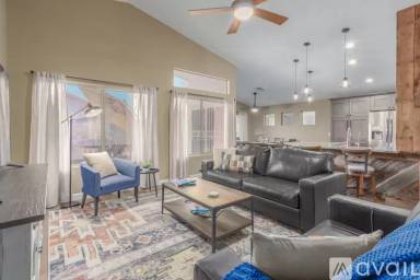 Main picture of 113 E Horseshoe Ave