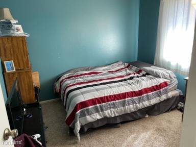 Main picture of 527 Spring Rd