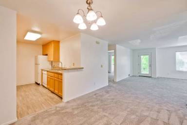 Main picture of 680 Encore Way