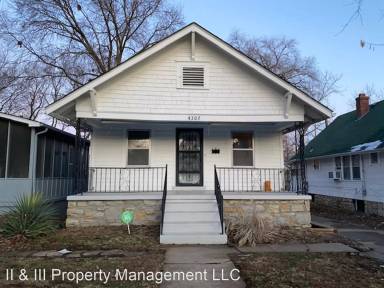 Main picture of 4303 Booth St