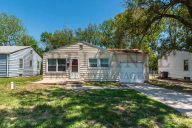 Main picture of 1122 S Quentin St