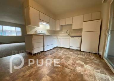 Main picture of 2092 SE Pinelane St