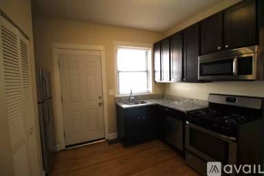 Main picture of 5032 N Western Ave