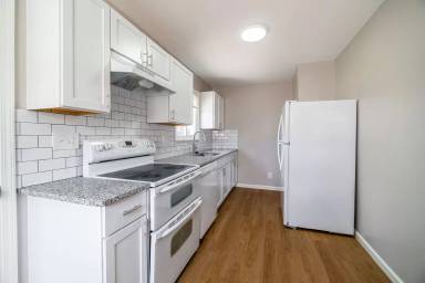 Main picture of 687 Scriven Ave