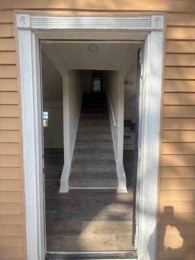 Main picture of 572 Portsmouth Blvd