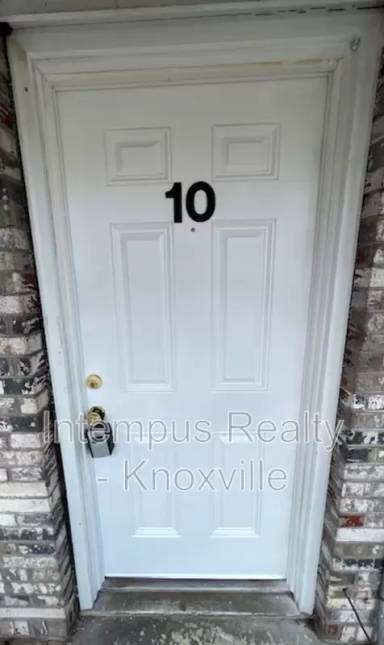 Main picture of 328 Dahlia Dr