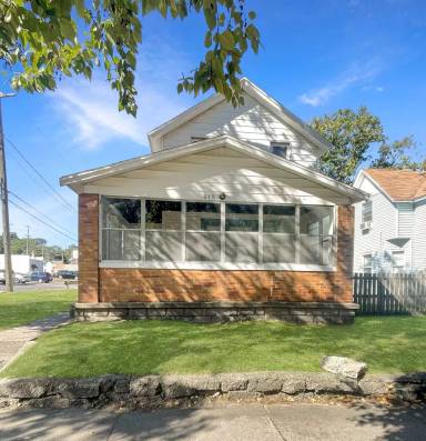 Main picture of 415 Harlan Ave NE