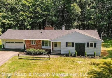 Main picture of 114 Knoll Wood Cir