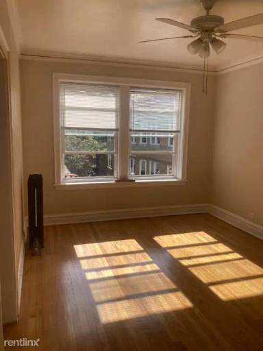 Main picture of 4828 W Addison St