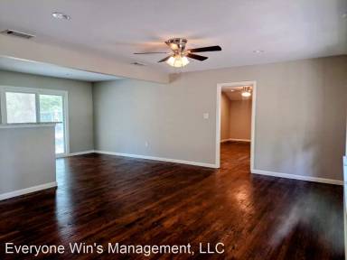 Main picture of 301 Linda Ln