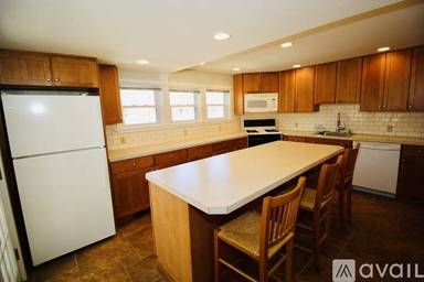 Main picture of 432 Plainsboro Rd