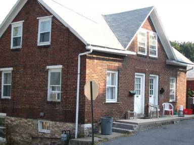Main picture of 301 E Pike St