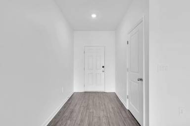 Main picture of 4915 SW 81st Loop