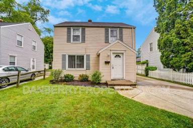 Main picture of 1017 Searles Rd