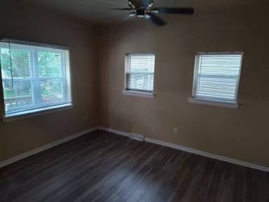 Main picture of 2554 N 34th St