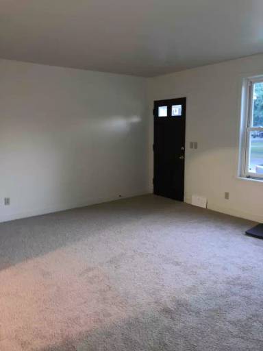 Main picture of 452 N Market St