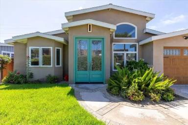 Main picture of 233 N Acacia Ave