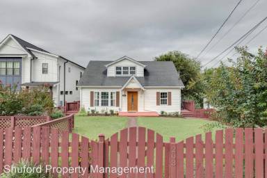 Main picture of 221 Orlando Ave