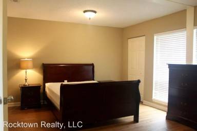 Main picture of 1319 Bradley Dr