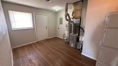 Main picture of 1601 S Martinson St